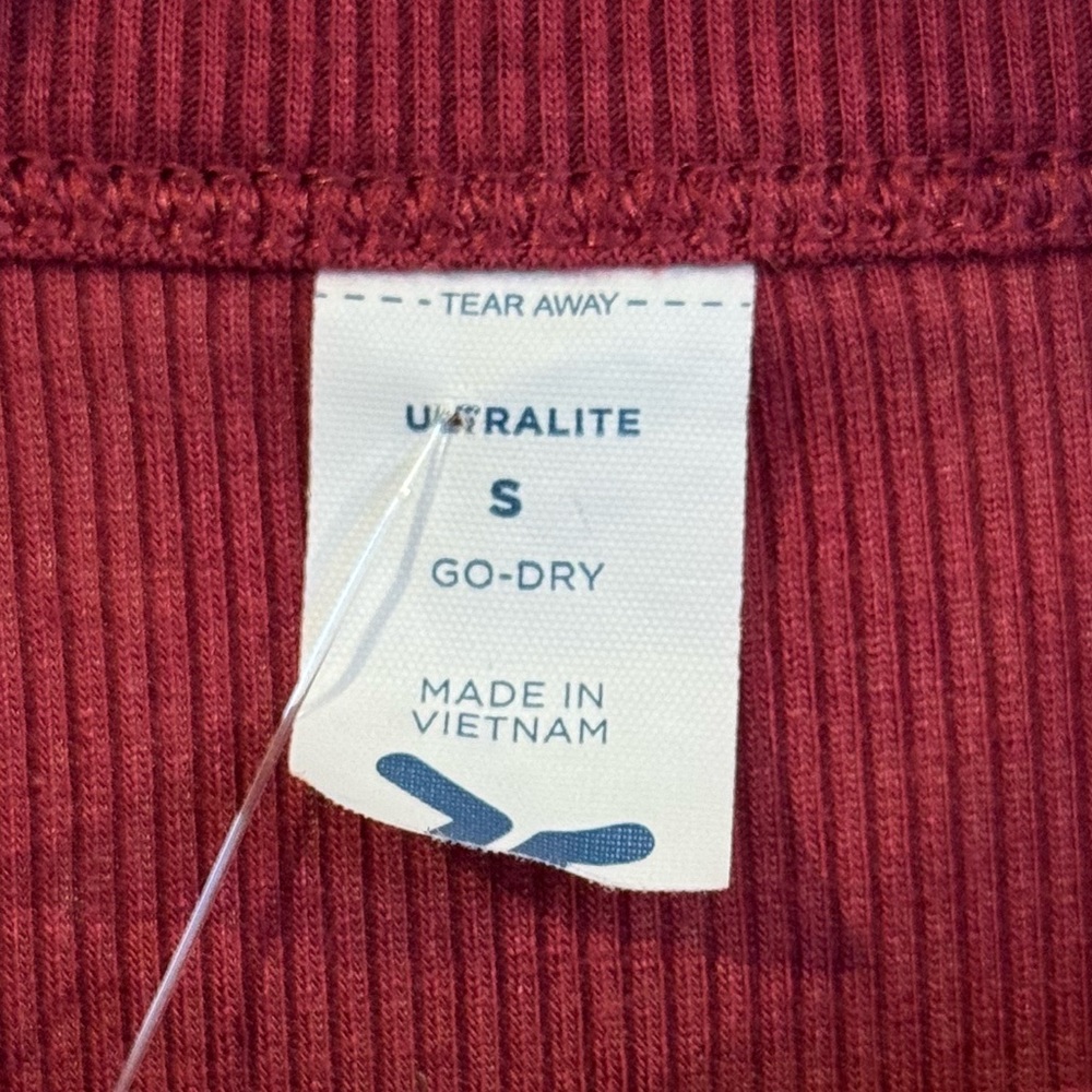 Old Navy Burgundy Long Sleeve Crop Top - Picture 3 of 6